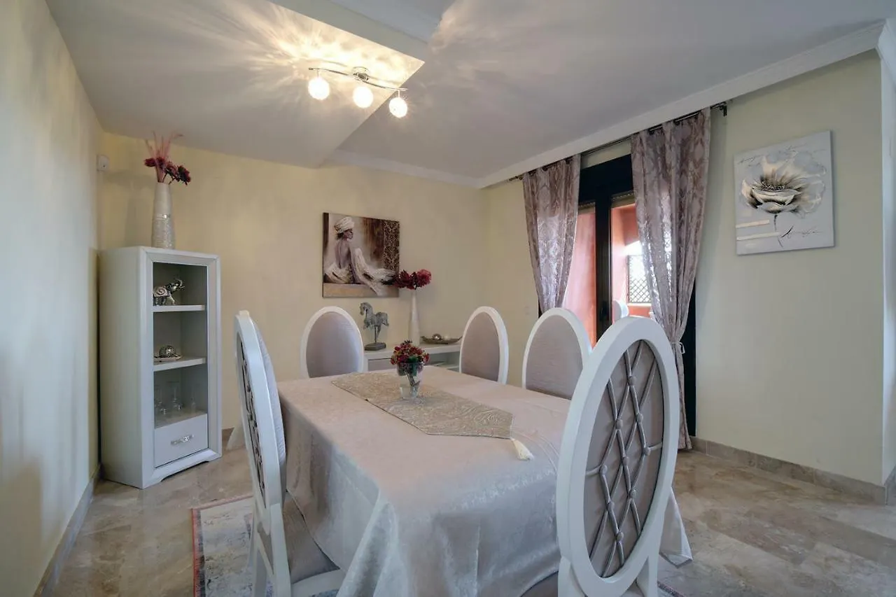 Apartamento Costa Galera Duplex Penthouse Estepona İspanya
